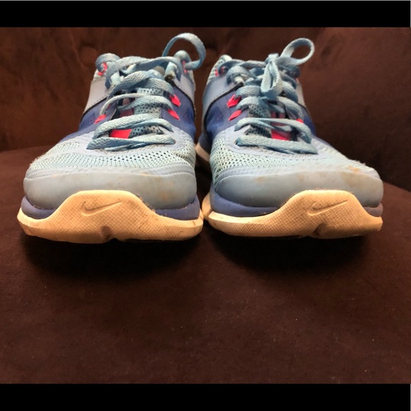 Nike shoes - Picture 4 of 5